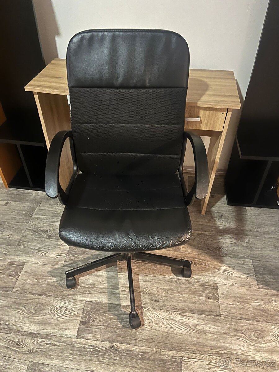 Kancelářský nábytek - 4