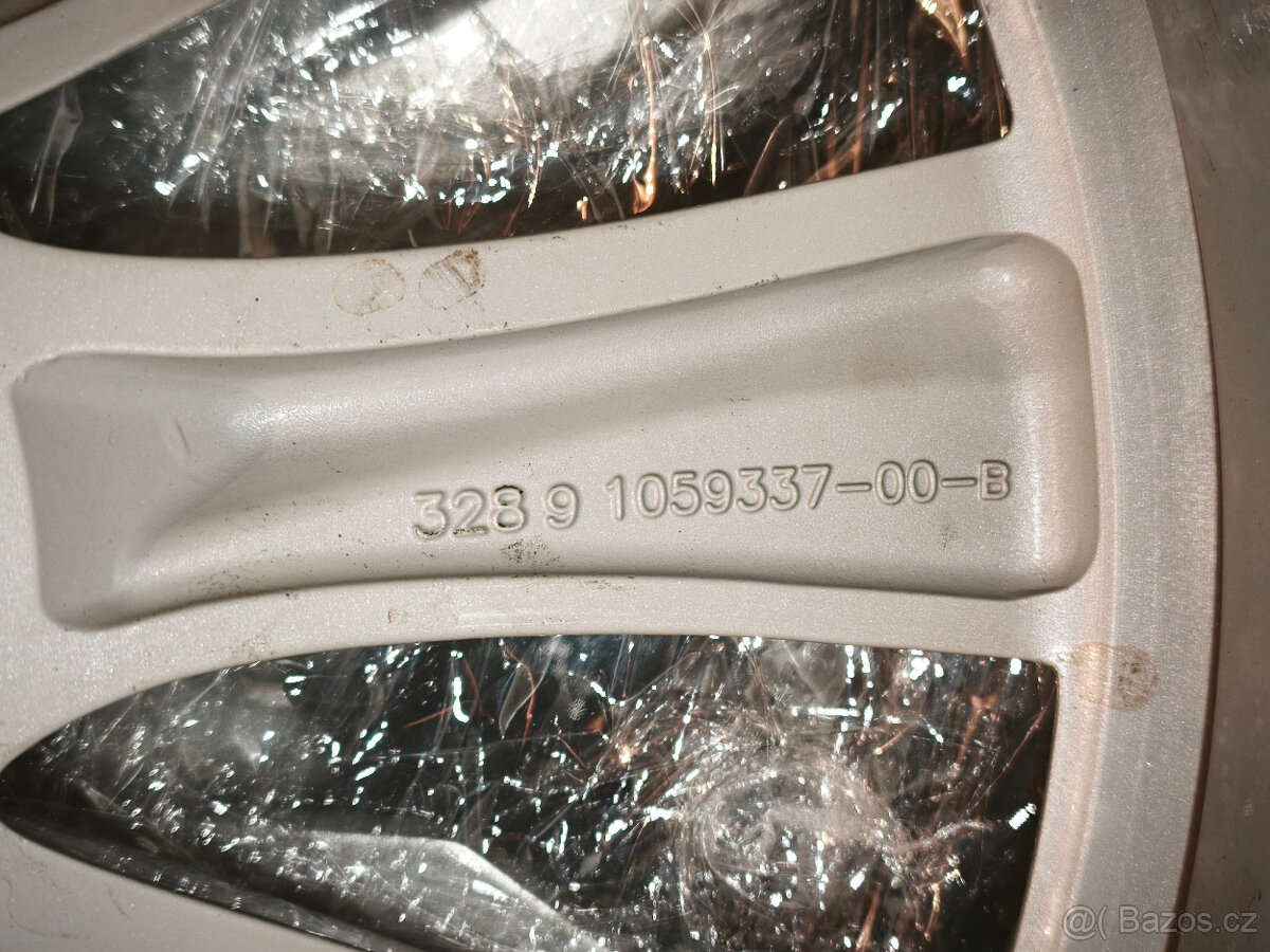 NOVÁ SADA DISKY - Tesla Model S - 19" alu + snímače - 4