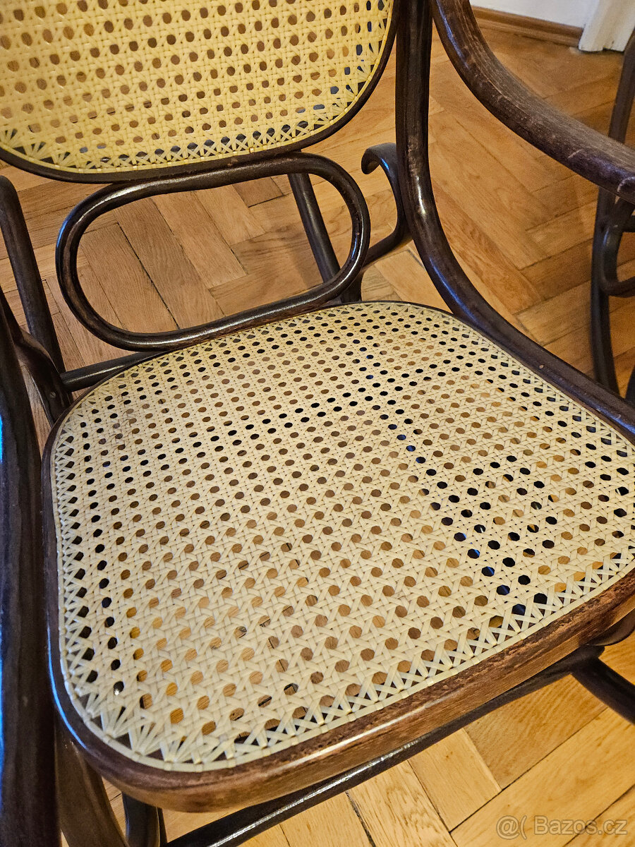 Dvě houpací křesla Thonet - 4