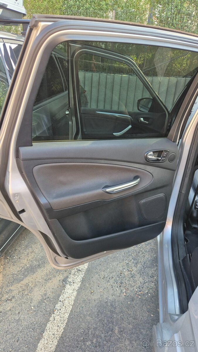 Ford S-MAX 2.0 TDCi Titanium – 7 míst - 4