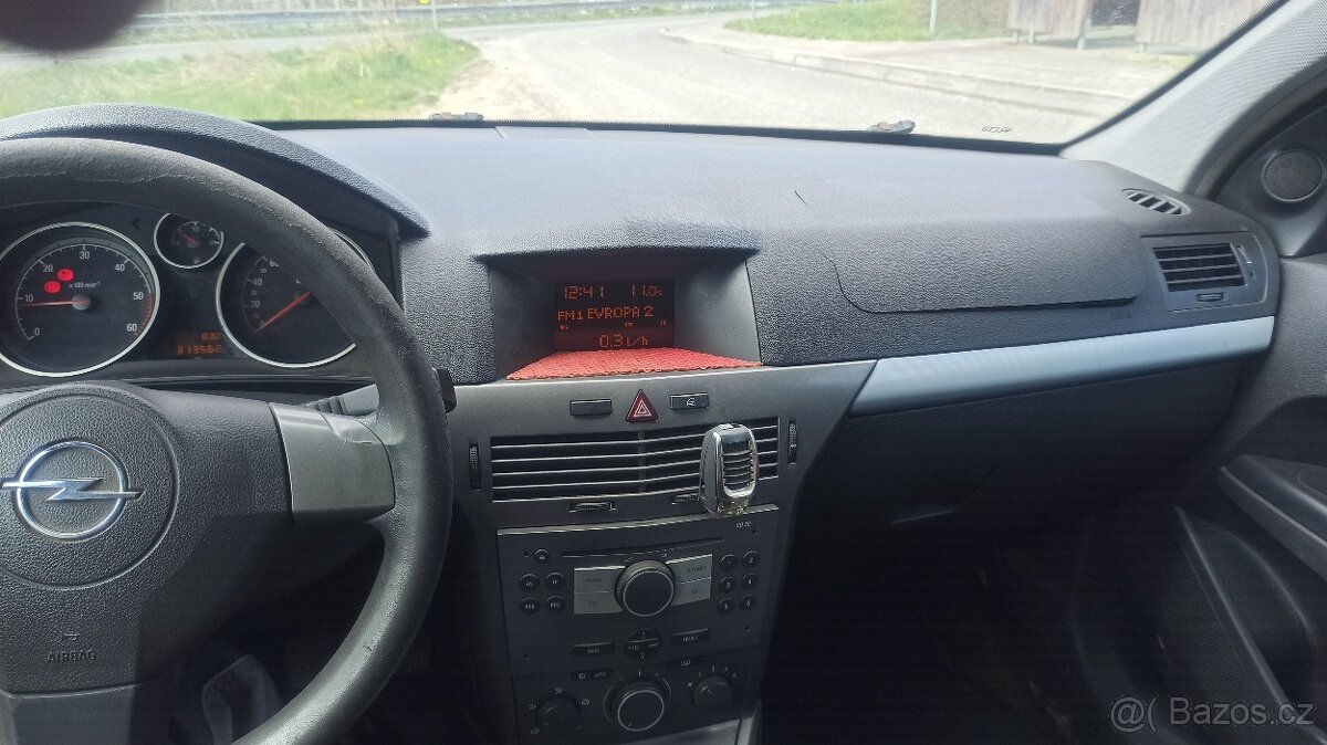 Opel Astra h 1.9 cdti - 4