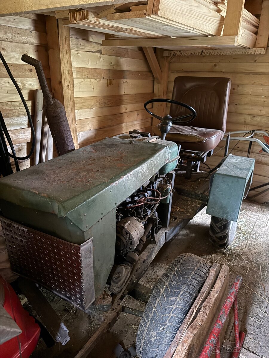 Prodám traktor - 4