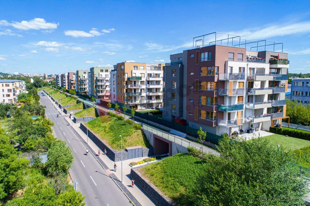Prodej parkovacího stání 16m v zakladači, ulice Modrého, Pra - 4