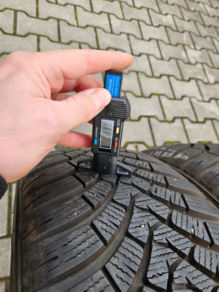 Zimní Falken 205/55/16 - 95% - 4