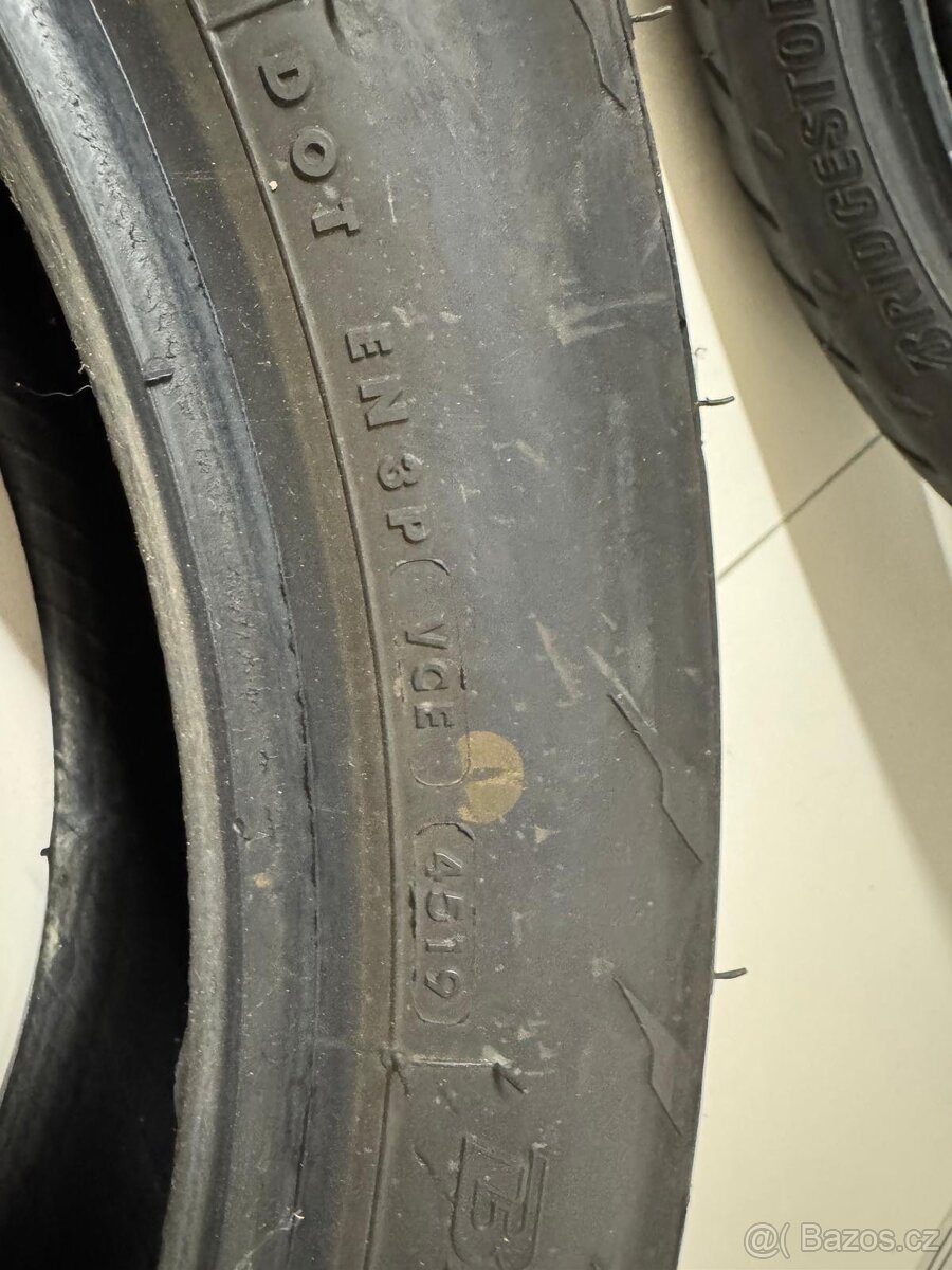 Prodám moto pneumatiky 150/70/17 a 90/90/21 - 4