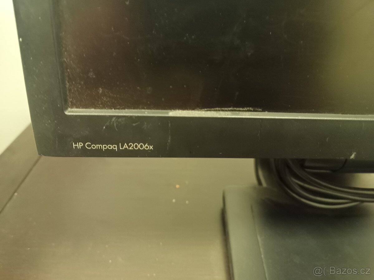 10 kusů LCD monitorů HP compaq - 4