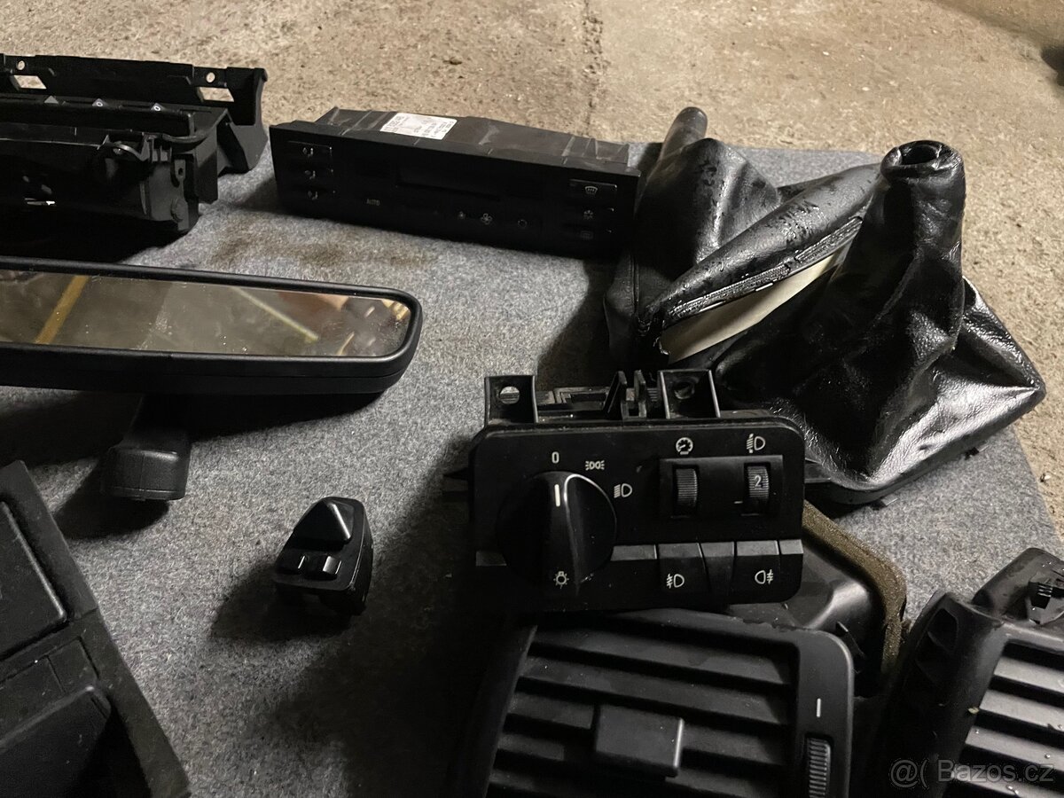 E46 mix dílů interiéru - 4