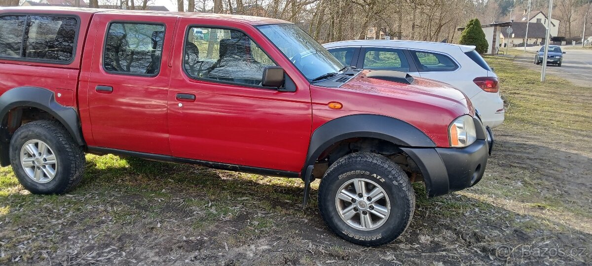 Nissan Double cab 2,5 Tdi - 4