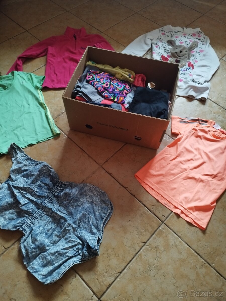 Dívčí oblečení (velká krabice) - 4