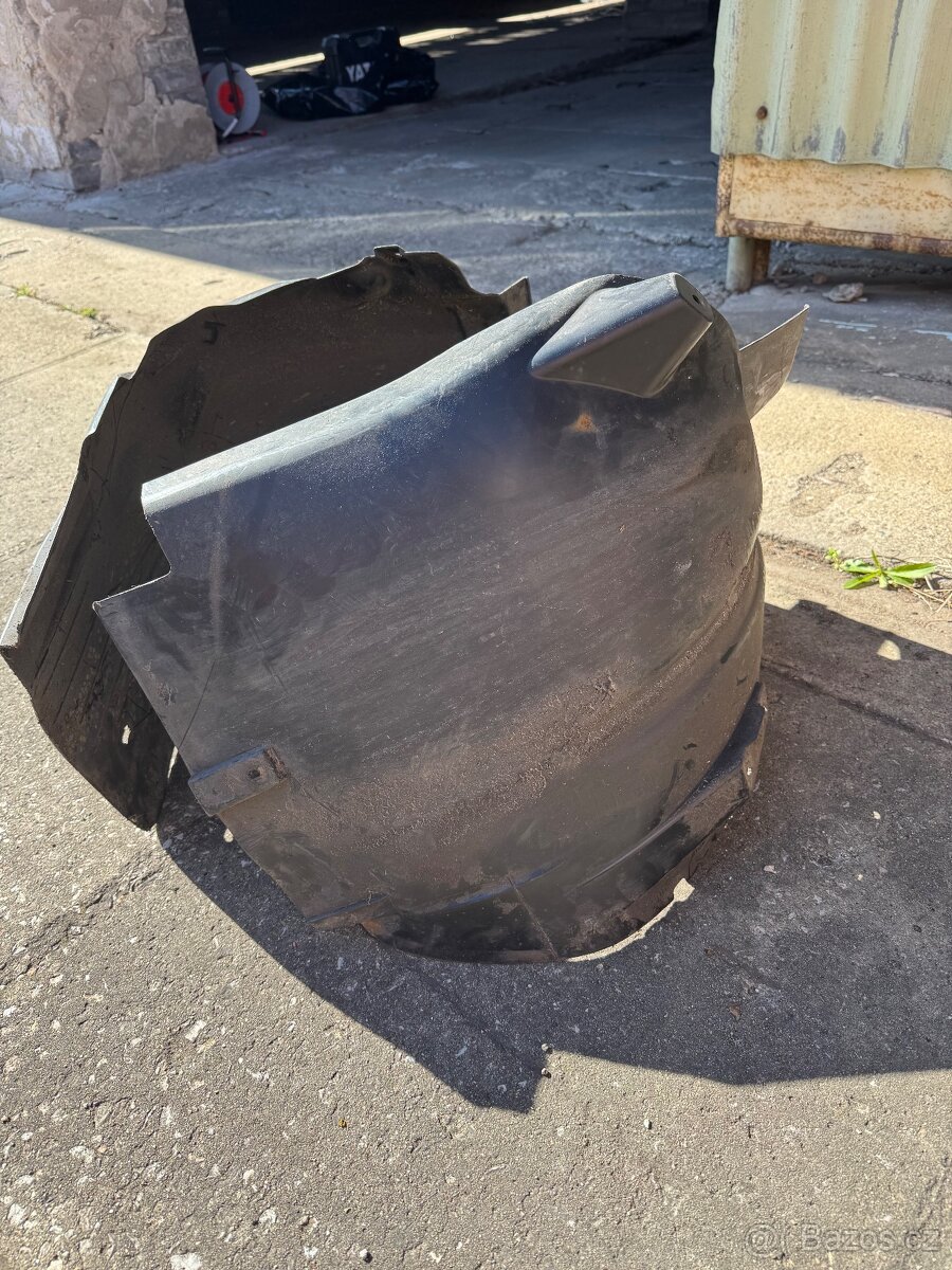 Pravý přední podběh kola 159/Brera - 4