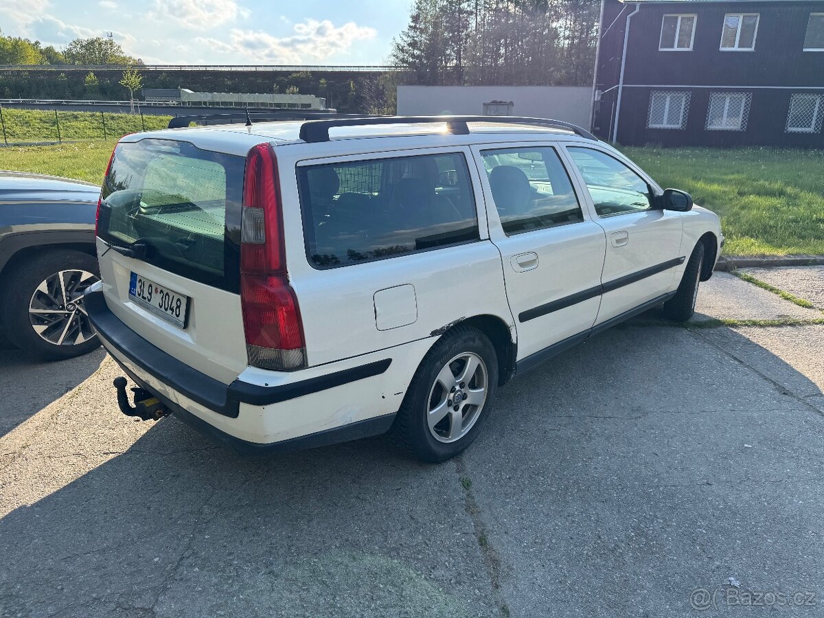 Volvo V70 II 2.5Tdi - 4
