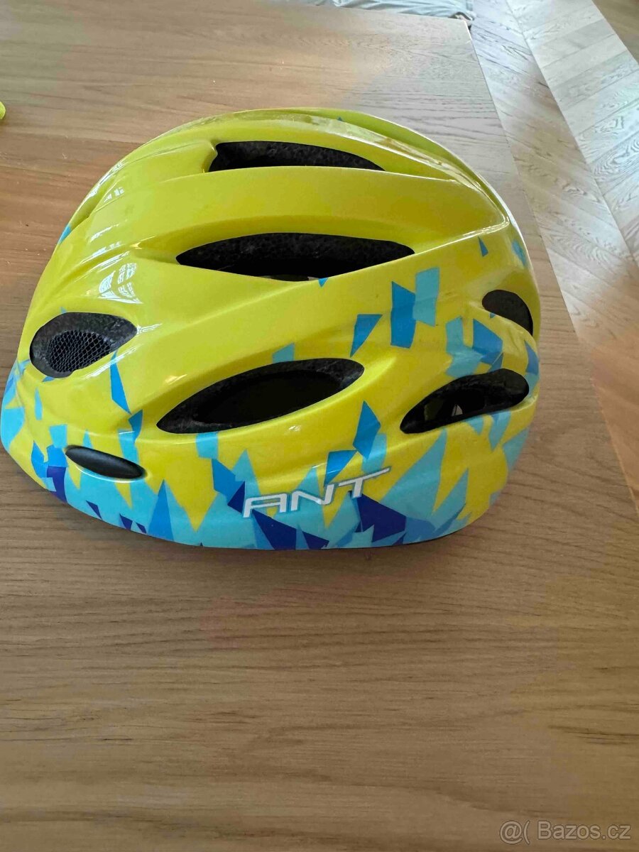 Chlapecká cyklo přilba Force ANT - 4