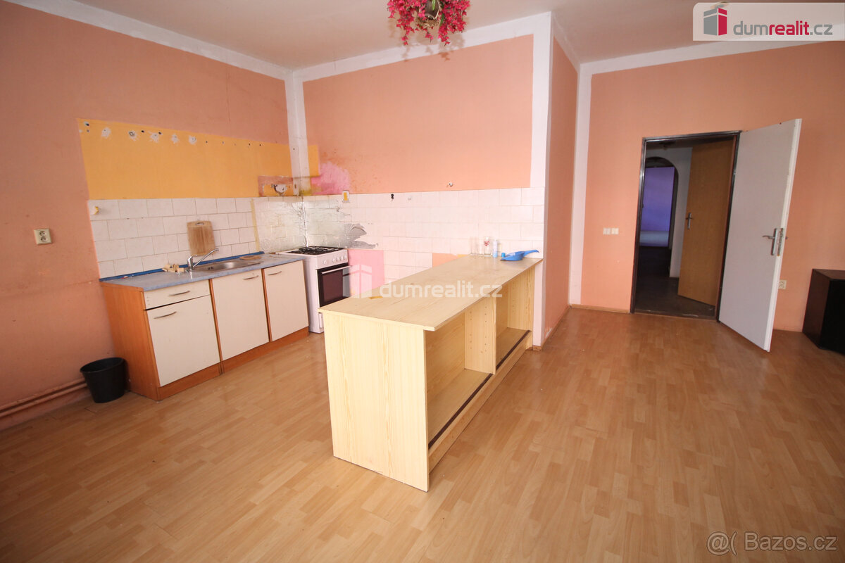 Činžovní dům v Kraslicích se 3 byty a nebytovým prostorem - 4