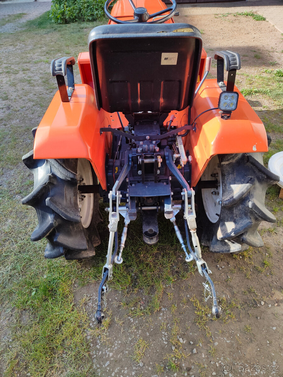 Malotraktor Kubota B1400 - 4