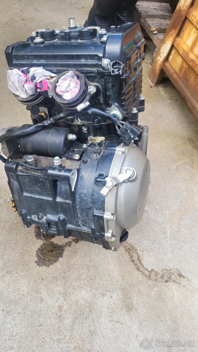 Motor CFMoto 650MT - 4