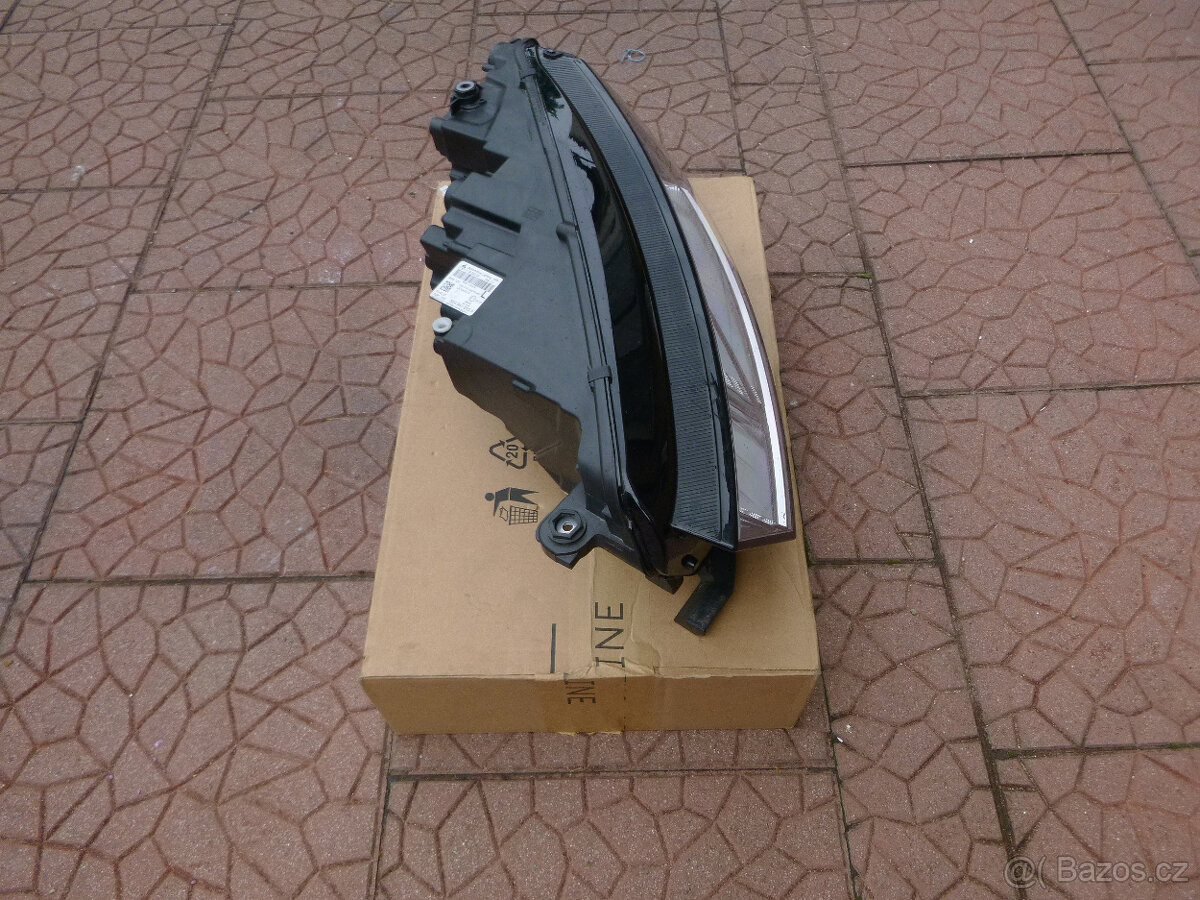Škoda Octavia 4 originál světlo lampa full led 5E4941015A - 4