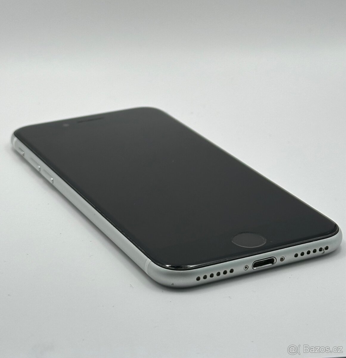 Mobil Apple iPhone SE 2 (2020) – plně funkční, použitý - 4