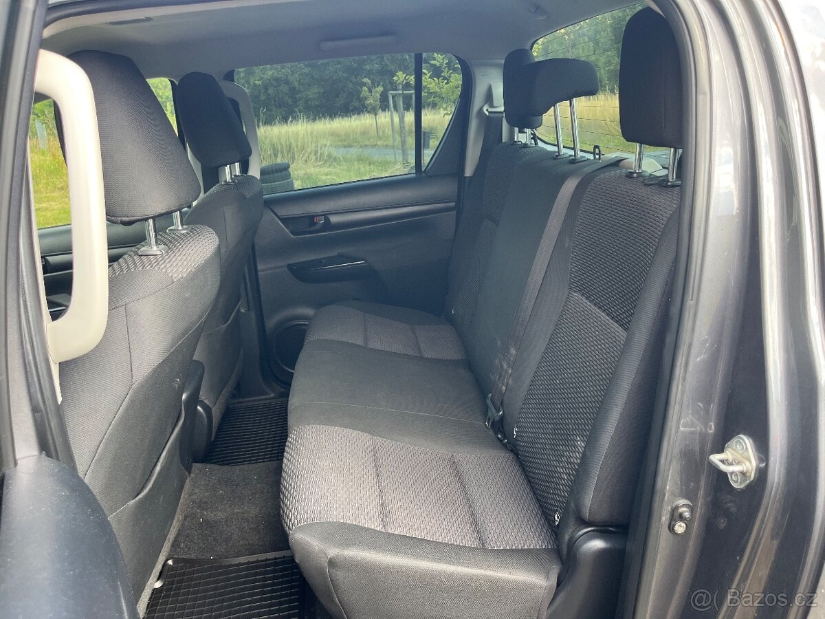 Prodám Toyota Hilux 2.4 D-4D