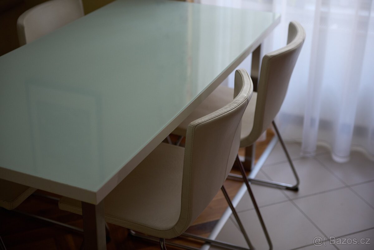 Jídelní stůl 75x150 cm a židle (4x) - 4