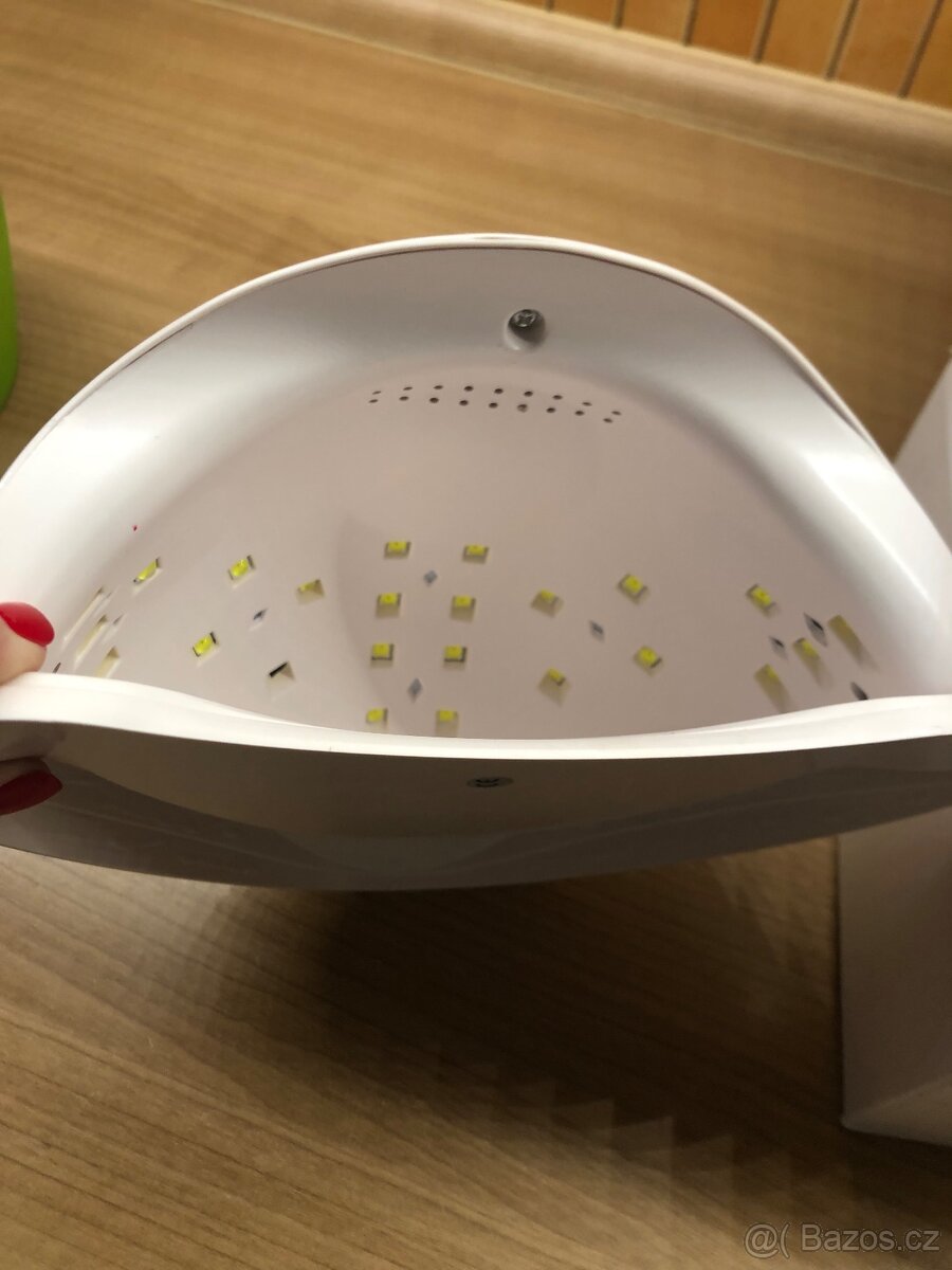 Uv lampa na nehty - 4