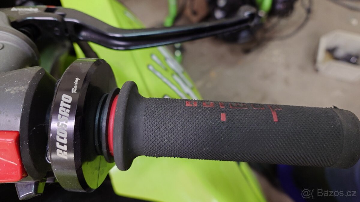 Kawasaki zx6r 2010 - 4