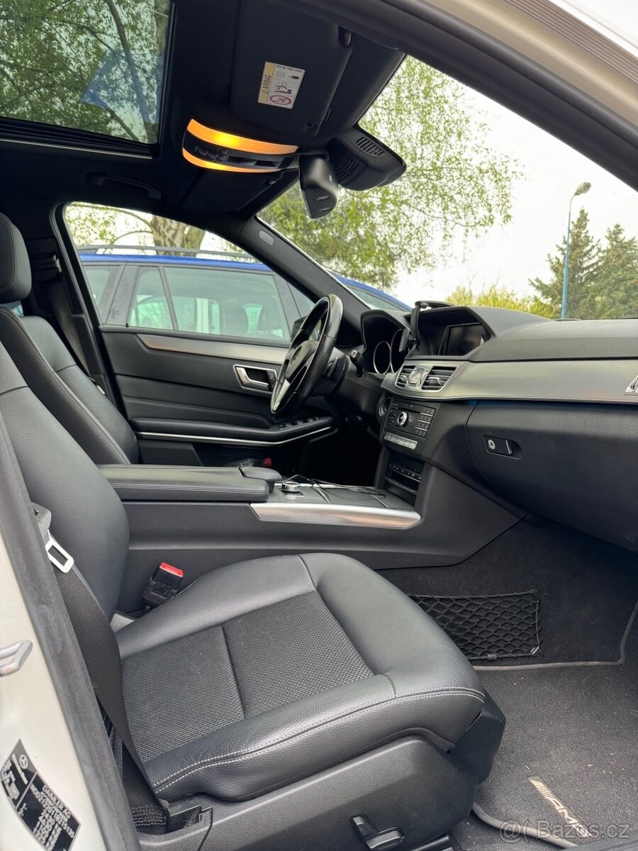 Prodám Mercedes-Benz E-Class E220 - 4