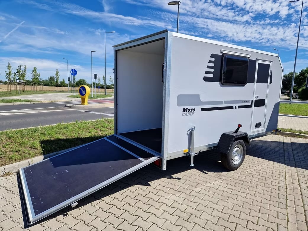 Karavan Everest Motocamp - 4