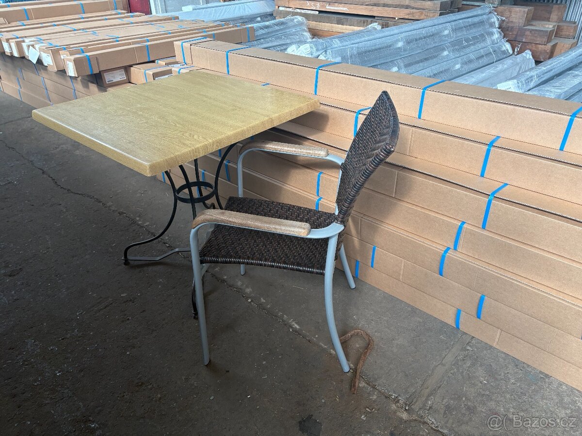 Venkovní stoly 80x80 cm + venkovní židle - 4