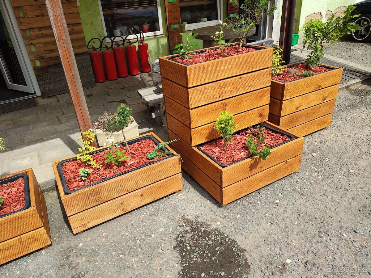 Vyvýšené modřínové truhlíky - 4