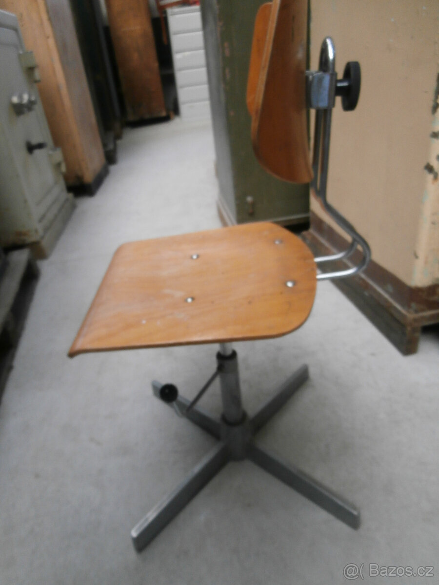 Židle KOVONA, RETRO kovová dílenská pojízdná za 500 kč - 4