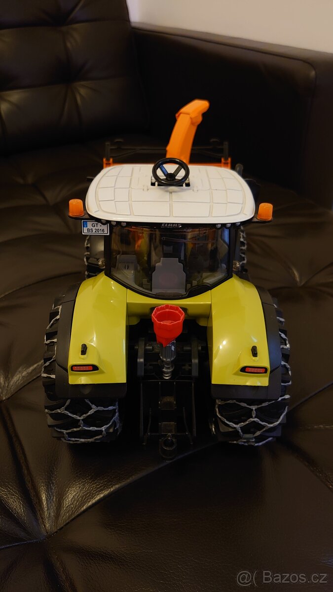 Bruder 3017 Claas Axion 950 se sněžnou frézou - 4