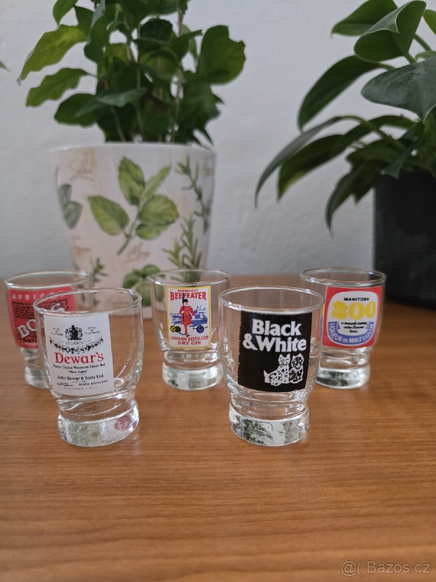 6 retro panákovek - 4