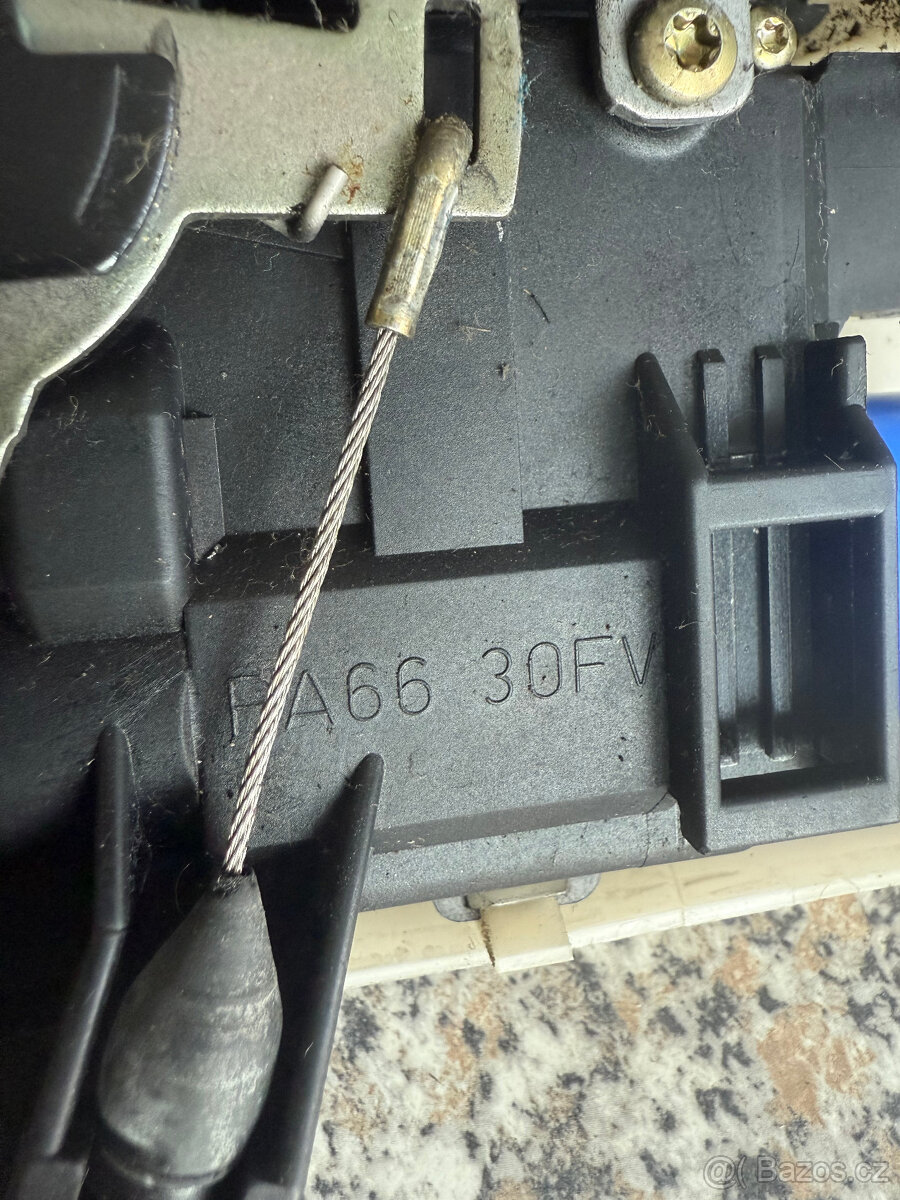 VW Toran zamek dveri p.str c.d RA6630FV - 4