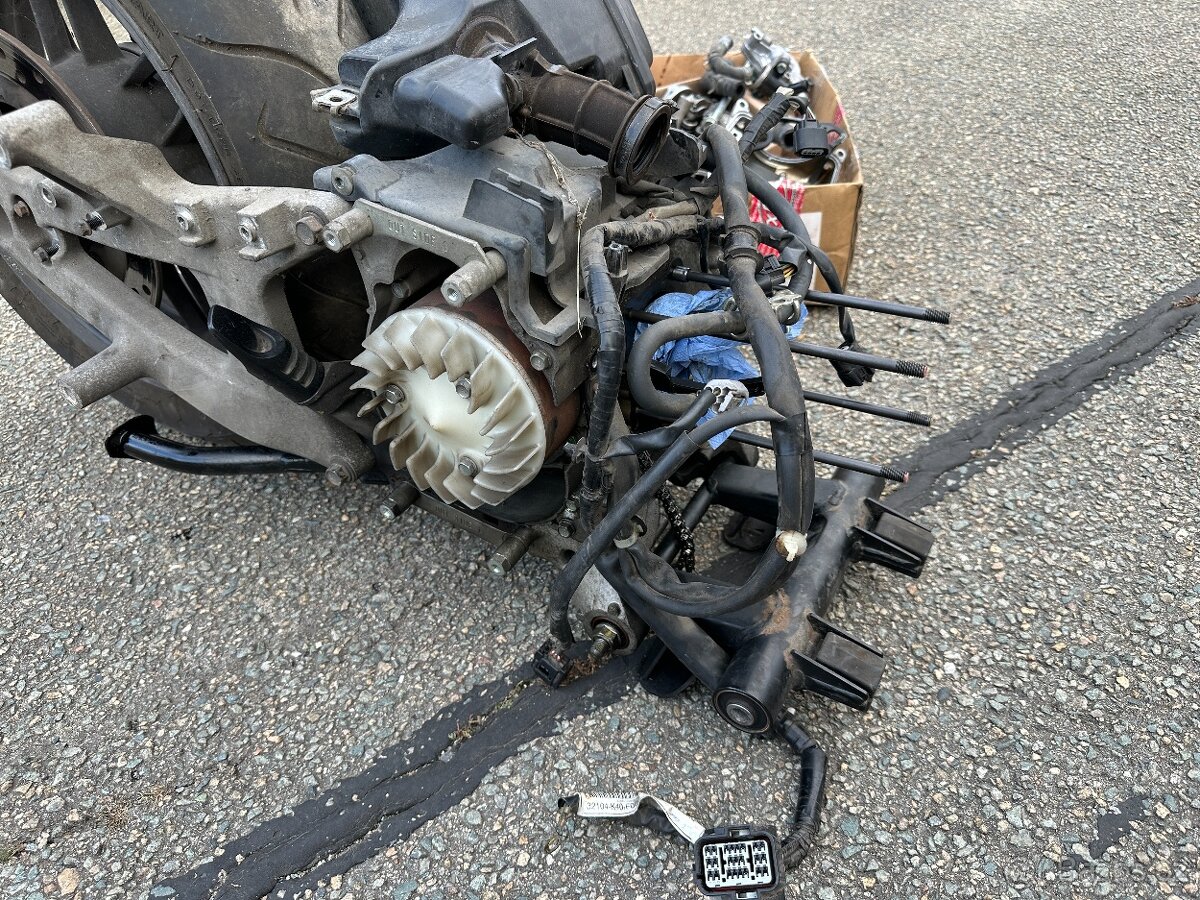 Motor Honda Forza 125 r.v. 2016 - 4