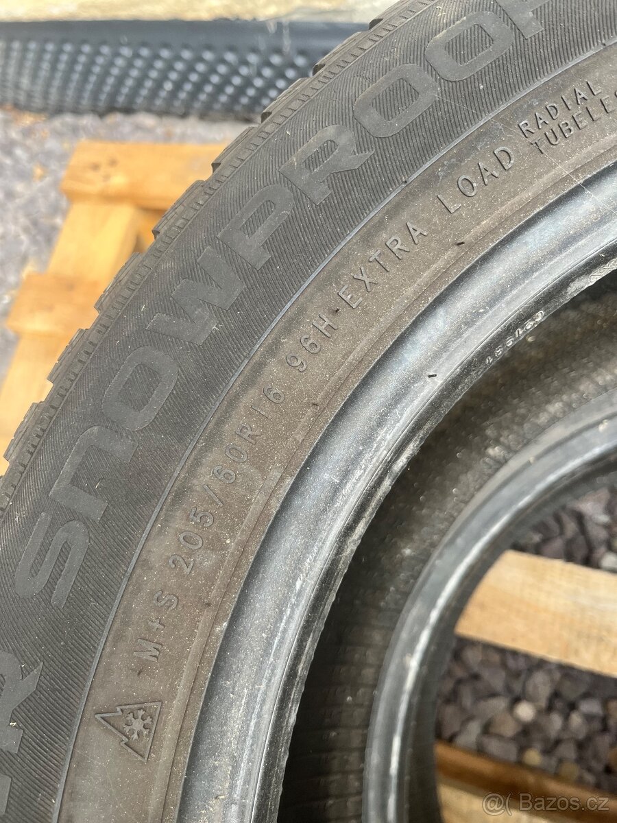 205/60 r16 Nokian zimní 2ks - 4