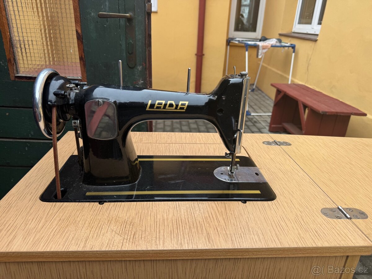 Šicí stroj Lada - 4