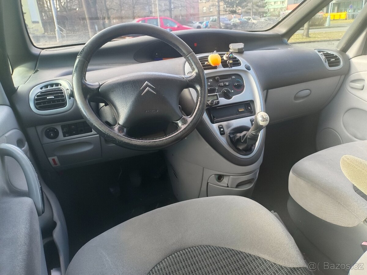 Citroen Xsara Picasso 2010 - 4