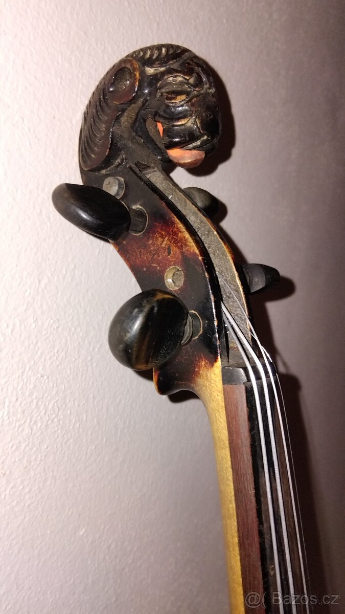 Housle s vyřezávanou hlavou - 4