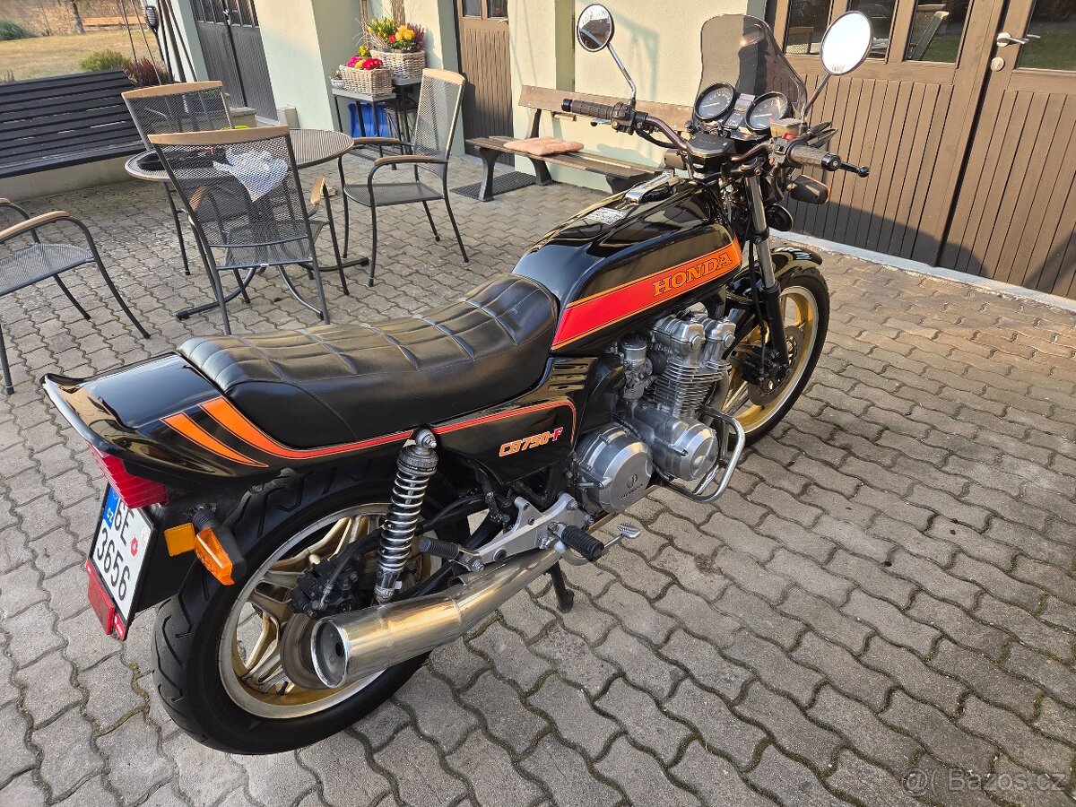 Honda CB750F - 4
