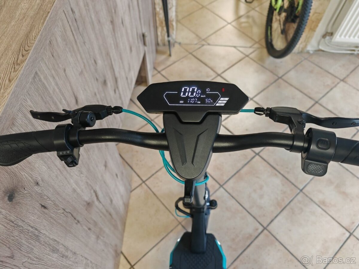 Elektrokoloběžka LAMAX eRacer SC50 - 4