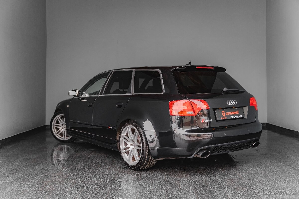 AUDI RS4-Avant-4.2 V8-Quattro-R19 - 4