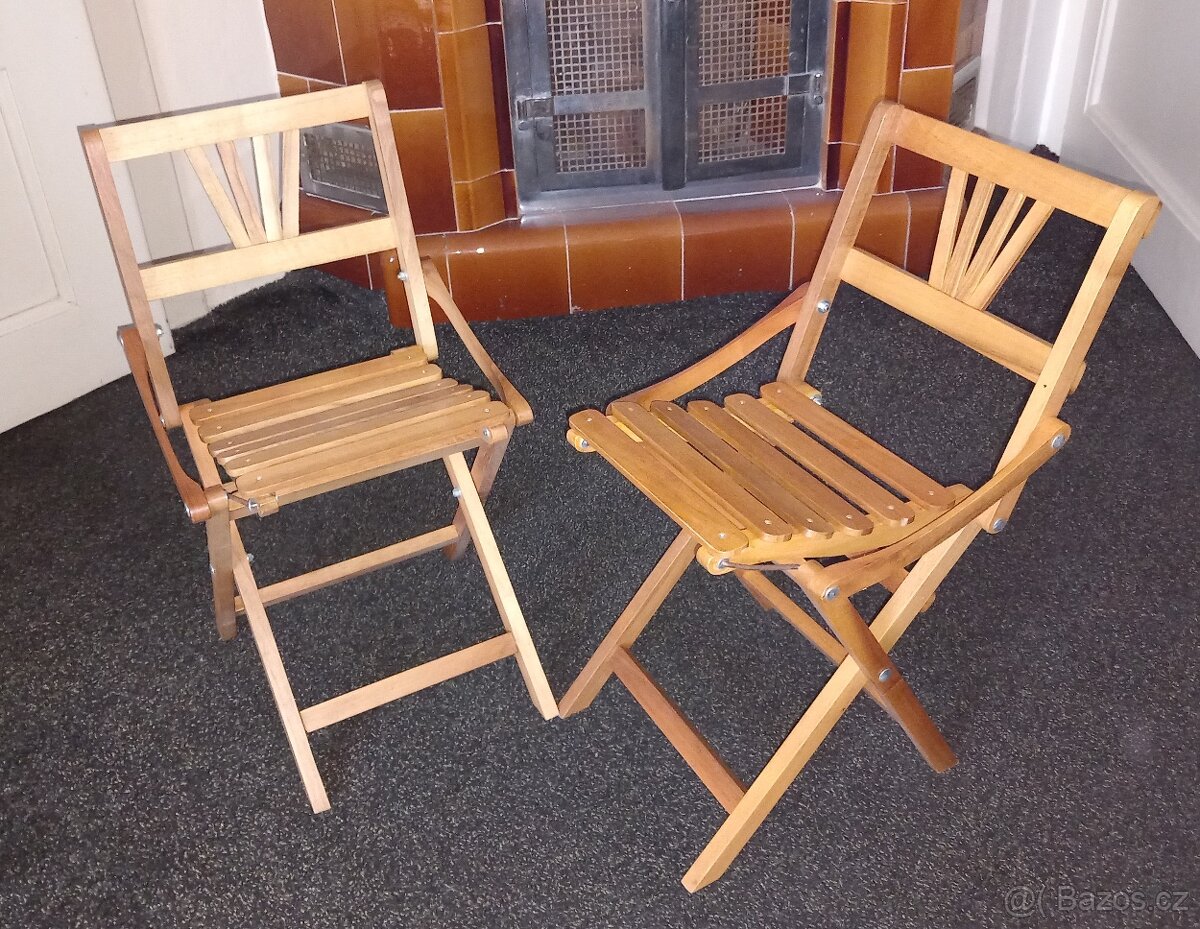 Závěs.poličky,deska šic.stroje, dětské skládací židličky - 4