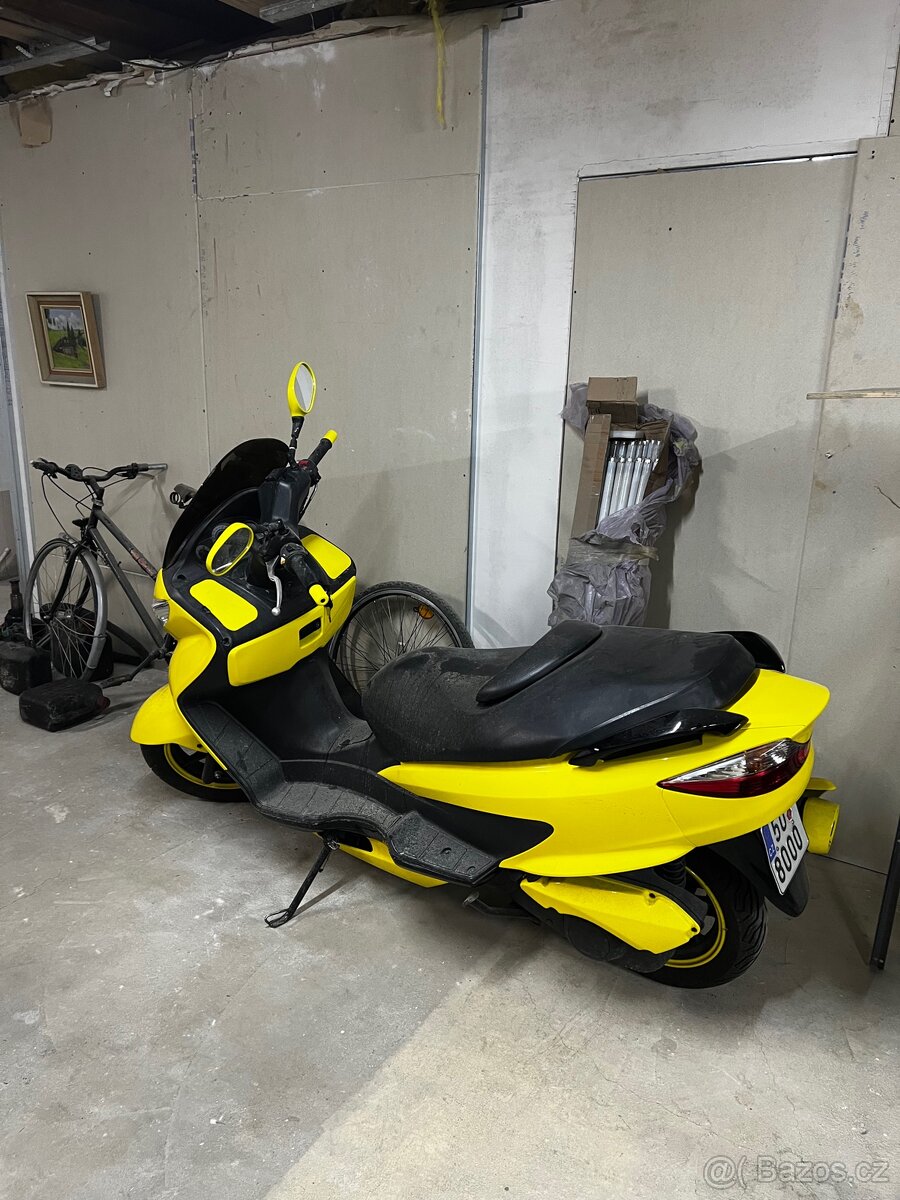 Suzuki Burgman 125 (UH125) - 4