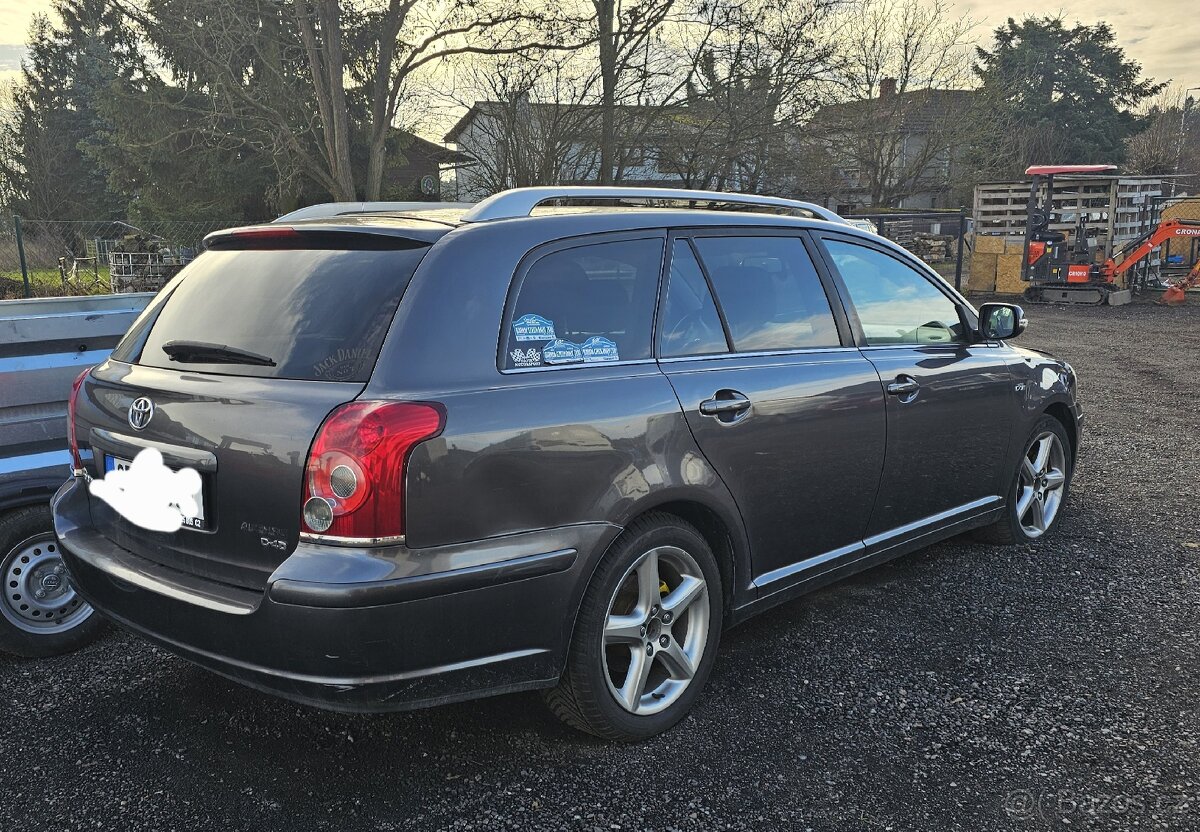 Toyota avensis d4d - 4