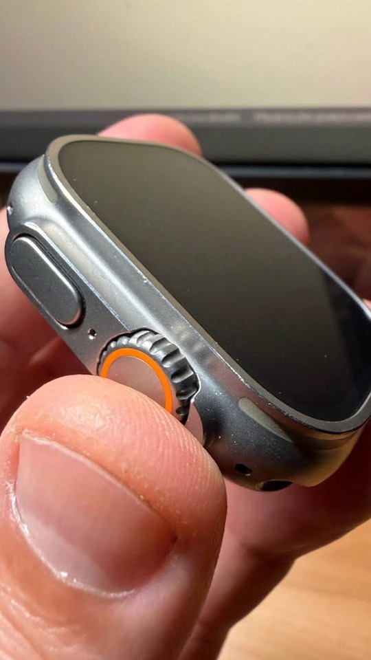 Apple Watch Ultra 1. generace - 4