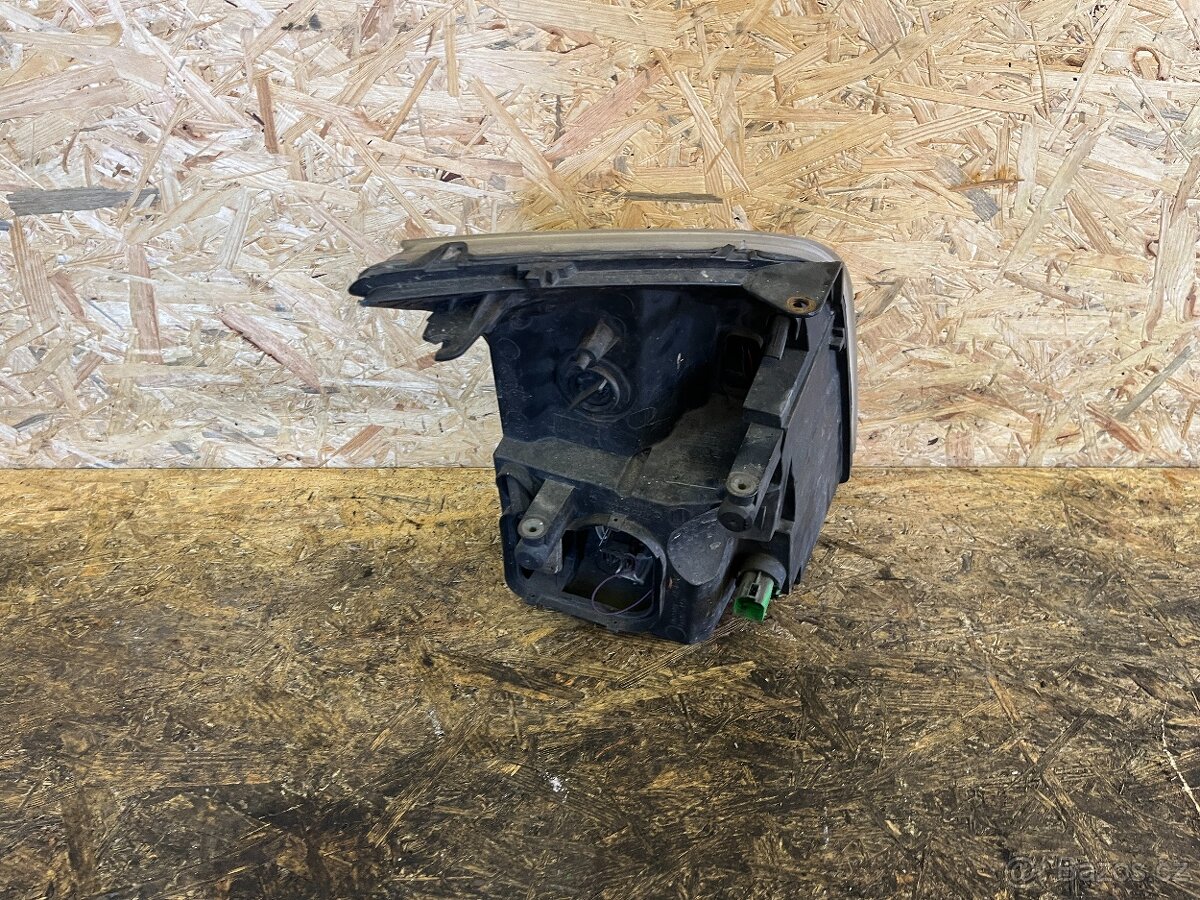 LEVÉ PŘEDNÍ SVĚTLO FORD TRANSIT 2006 - 4