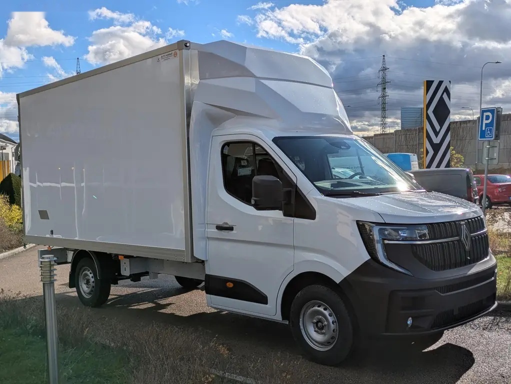 Renault Master, skříň 8EP d.4,2 š.2,15 v.2,2 - 4