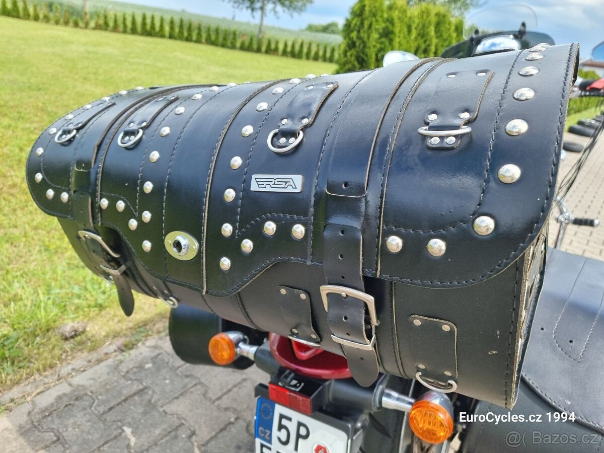 Suzuki Intruder M1800R - 4