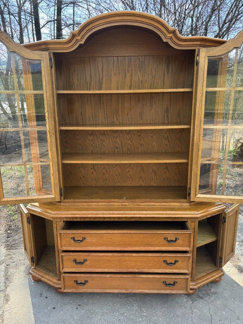 Masivní dubová vitrína se šuplíky - 4