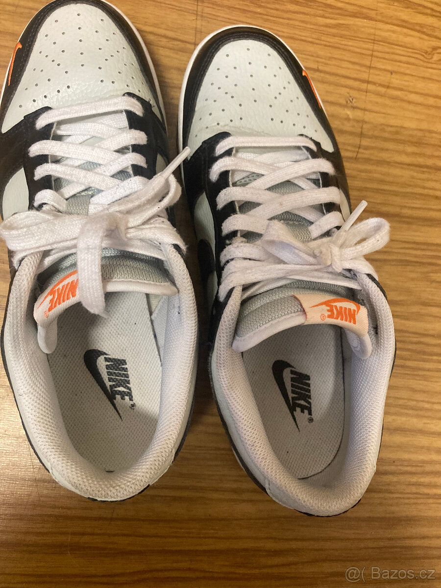 Nike Dunk Low Black/ Medium Ash-Light Silver - 4